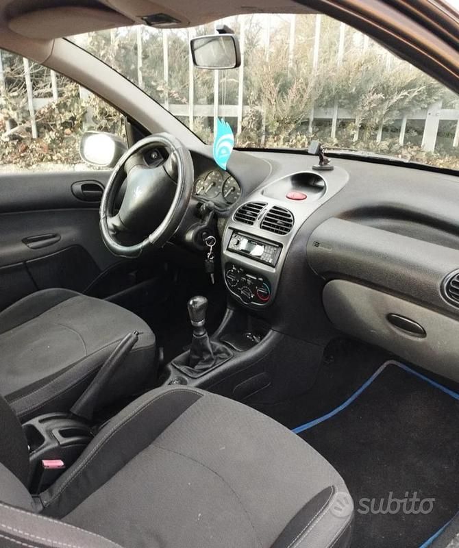 Usata Peugeot 206 75 CV (55 kW) 2005 Nero Utilitaria