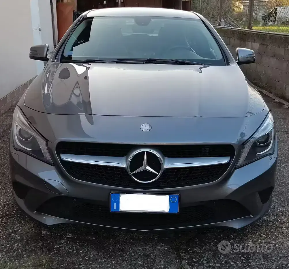 Usata Mercedes CLA220 177 CV (130 kW) 2014 Grigio Coupé