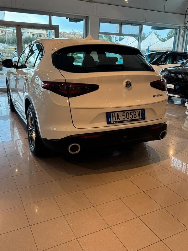 Usata Alfa Romeo Stelvio 160 CV (117 kW) 2019 Bianco SUV