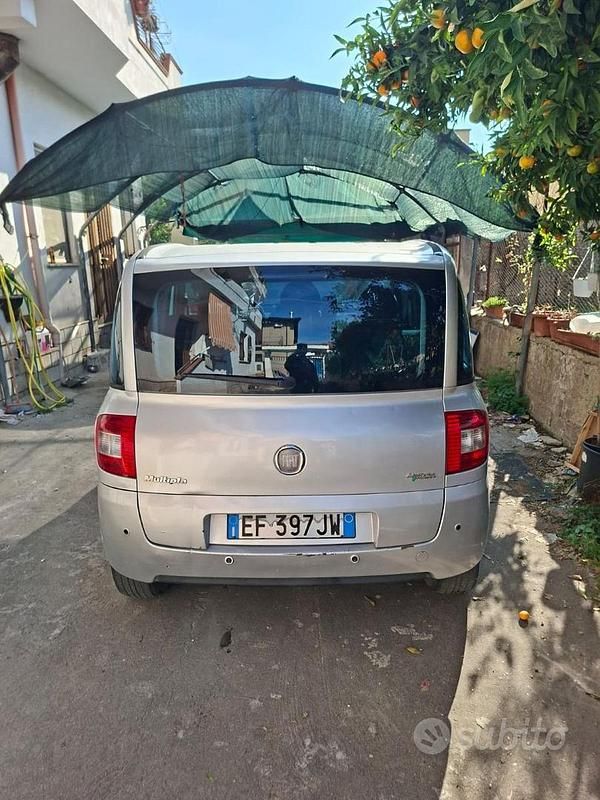 Usata Fiat Multipla 103 CV (75 kW) 2010 Grigio Monovolume