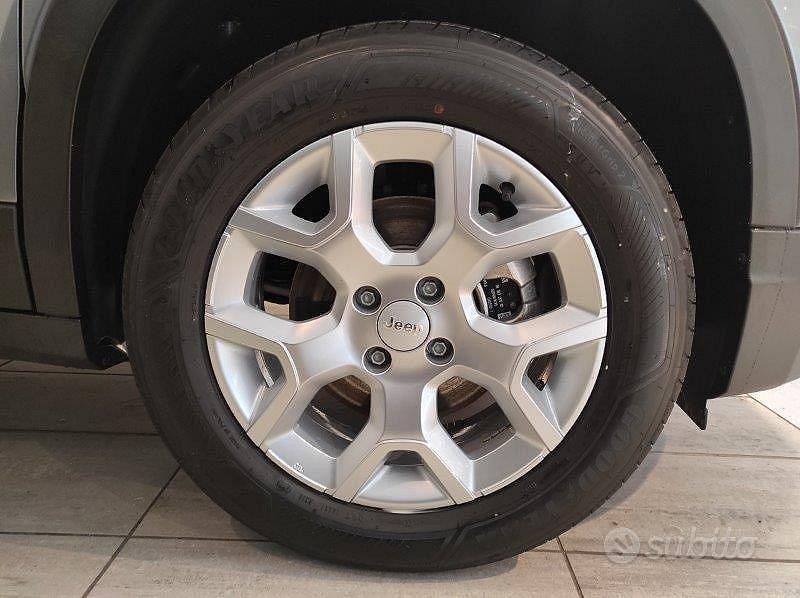 Nuova Jeep Avenger 110 CV (80 kW) 2025 Grigio SUV