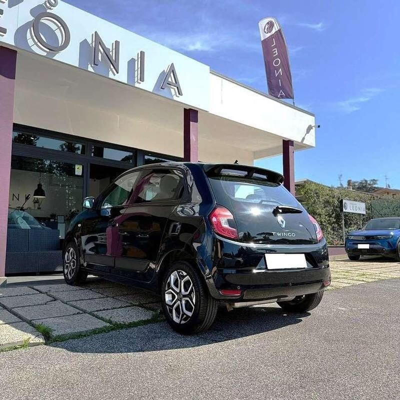 Usata Renault Twingo Intens 65 CV (47 kW) 2024 Nero Utilitaria