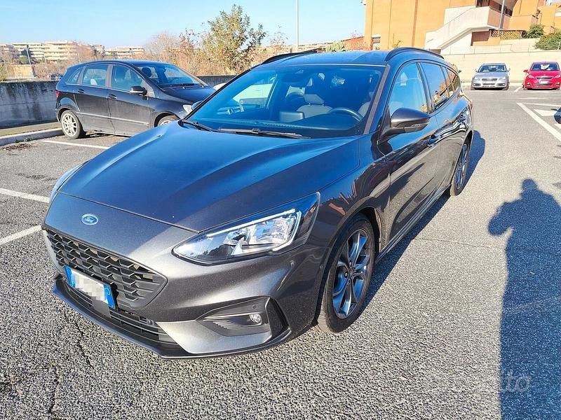 Usata Ford Focus ST-Line 149 CV (109 kW) 2020 Grigio Station wagon