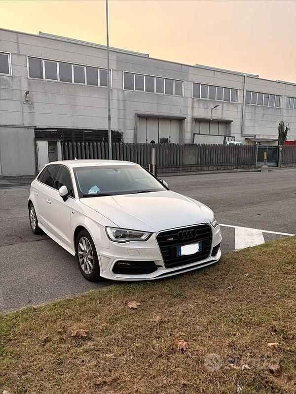 Bianco Usata 2015 Audi A3 S-Line Tre volumi | 11.000 € (Buon prezzo) - Immagine 1/4