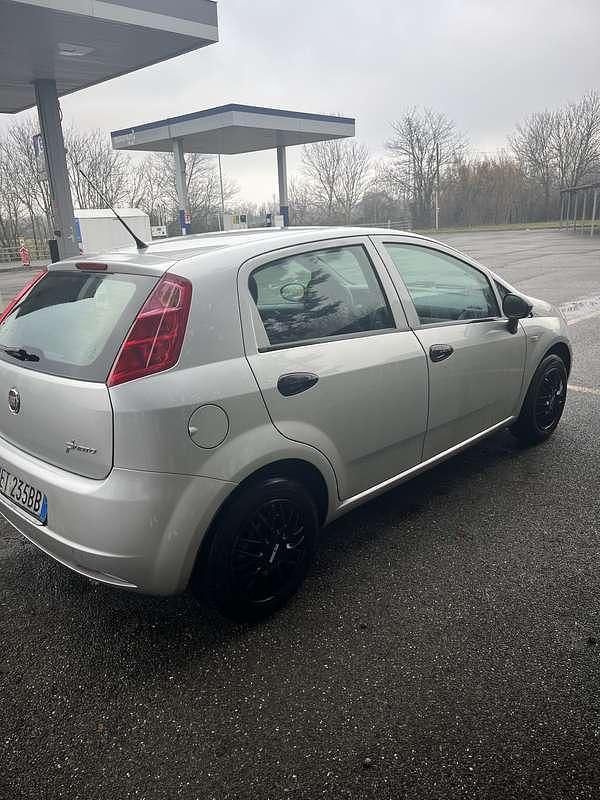 Usata Fiat Punto 69 CV (50 kW) 2013 Berlina