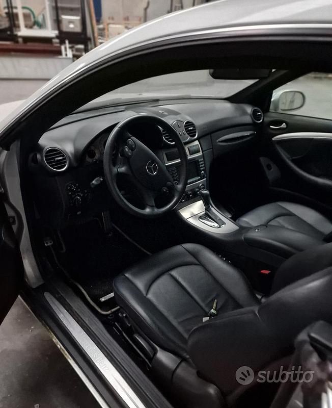 Usata Mercedes CLK320 2008 Grigio Coupé