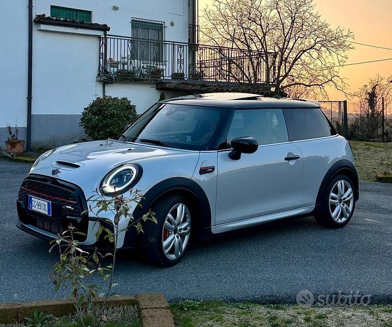 Usata Mini John Cooper Works Essential 231 CV (169 kW) 2021 Utilitaria