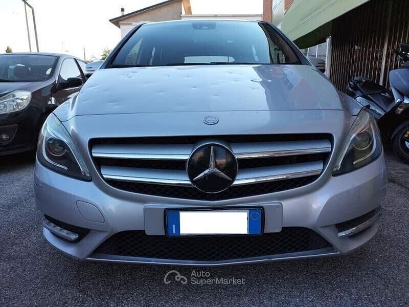 Usata Mercedes B180 Premium 109 CV (80 kW) 2012 Argento Monovolume