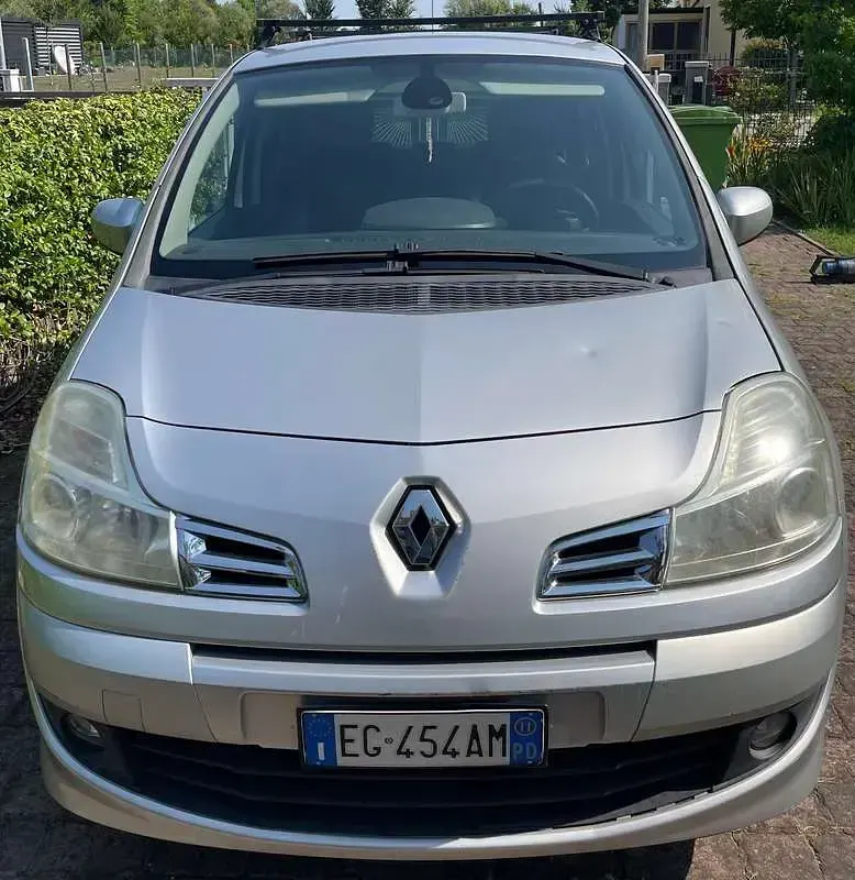 Usata Renault Grand Modus 75 CV (55 kW) 2011 Grigio Monovolume