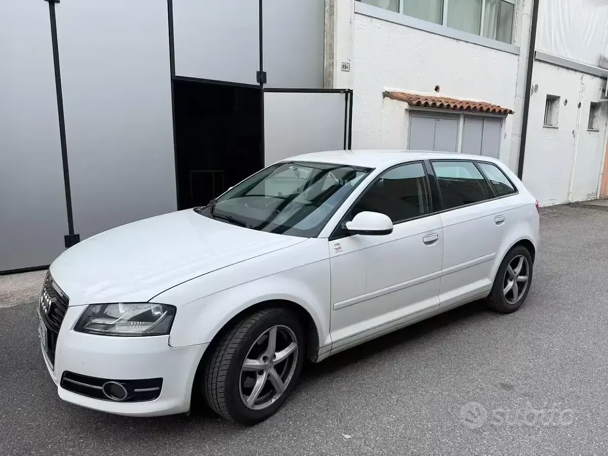 Usata Audi A3 Sportback 90 CV (66 kW) 2011 Bianco Utilitaria