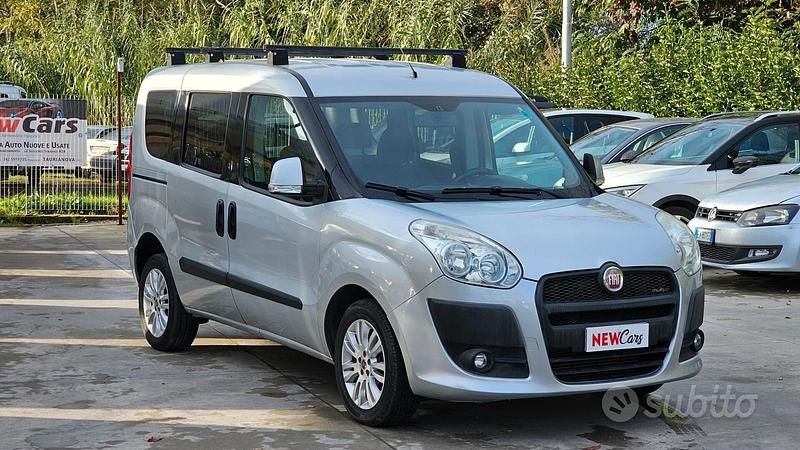 Usata Fiat Doblò Emotion 105 CV (77 kW) 2011 Grigio Monovolume