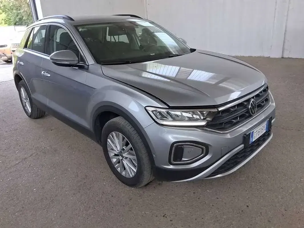 Usata VW T-Roc Life 110 CV (80 kW) 2024 Grigio SUV