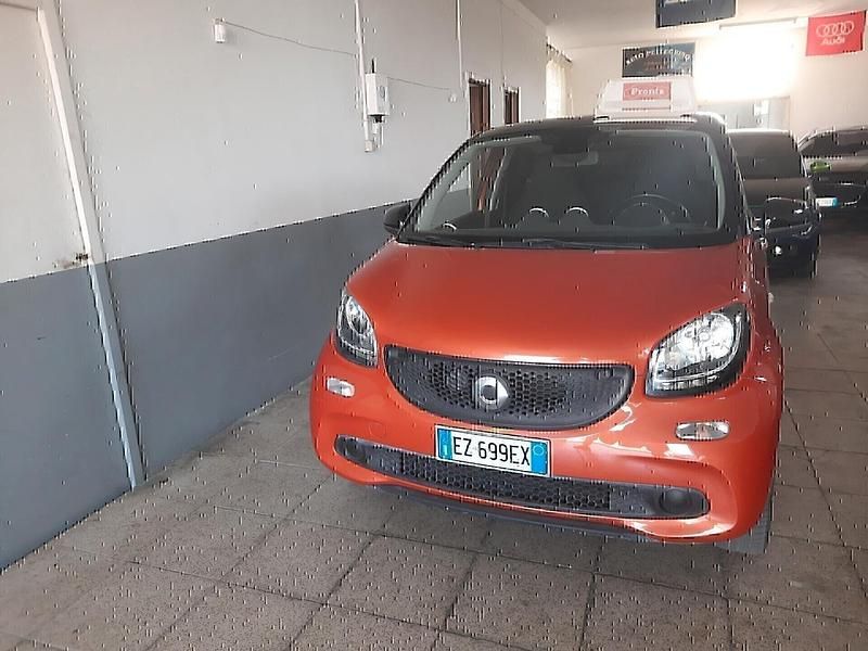 Usata Smart ForFour 70 CV (51 kW) 2015 Arancione Utilitaria