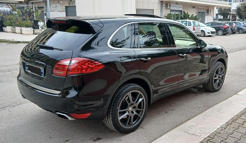 Usata Porsche Cayenne 2011 Nero SUV