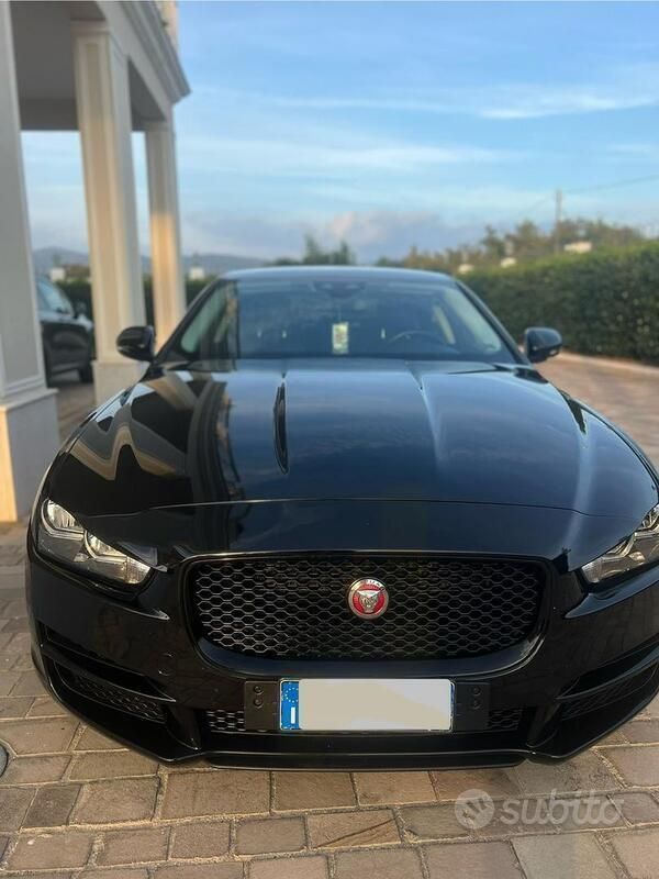 Usata Jaguar XE 180 CV (132 kW) 2018 Nero Berlina