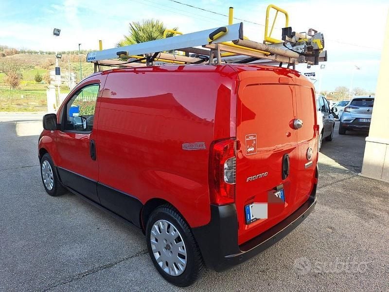 Usata Fiat Fiorino 95 CV (69 kW) 2016 Rosso Monovolume
