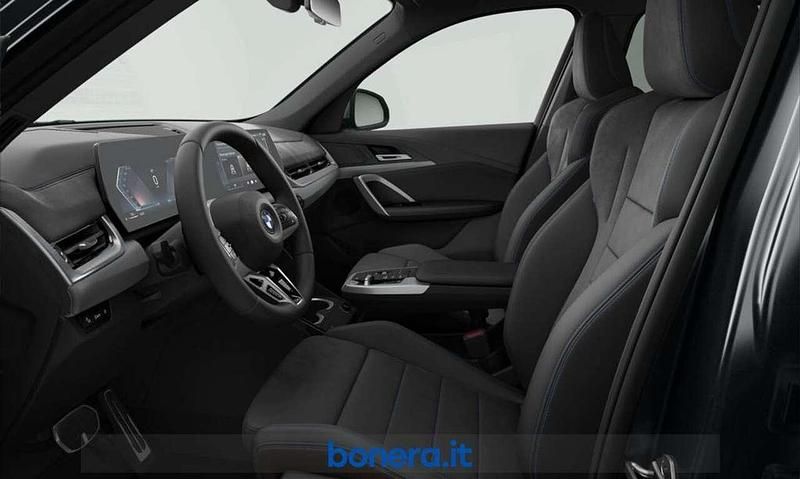 Nuova BMW X1 M Sport 170 CV (125 kW) 2026 Frozen pure grey metallizzato SUV