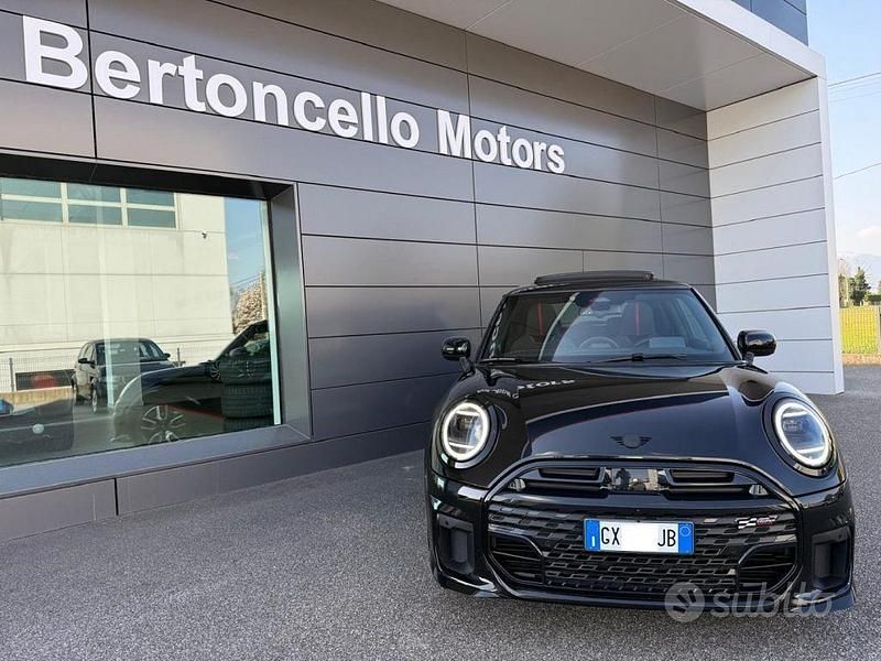 Usata Mini John Cooper Works 204 CV (150 kW) 2024 Nero Utilitaria