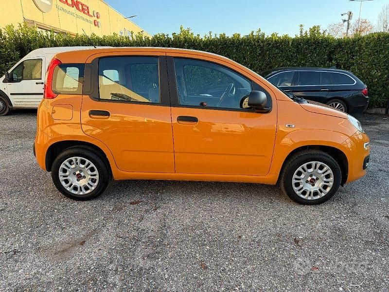 Usata Fiat Panda Easy 69 CV (50 kW) 2019 Arancione Berlina