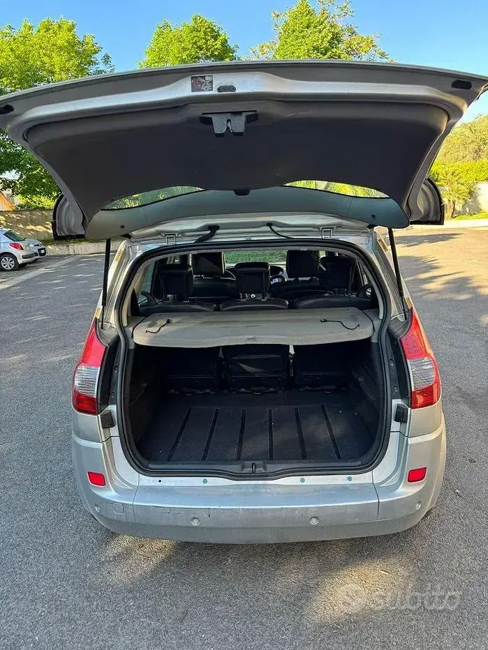 Usata Renault Scenic E-Tech 130 CV (95 kW) 2008 Grigio Monovolume