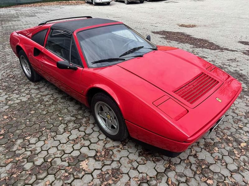 Usata Ferrari 328 271 CV (199 kW) 1986 Rosso Cabrio