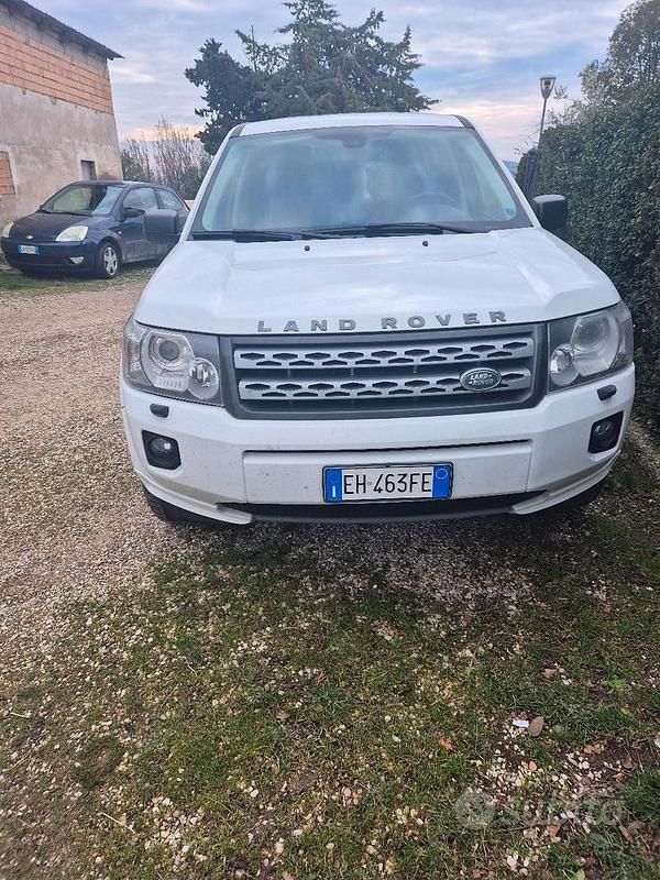 Bianco Usata 2012 Land Rover Freelander 2 SUV | 6500 € - Immagine 1/4