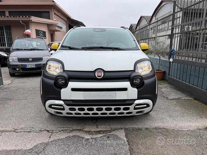 Usata Fiat Panda Cross Cross 69 CV (50 kW) 2025 Utilitaria
