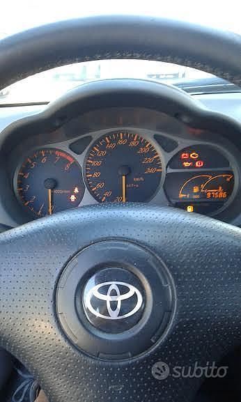 Usata Toyota Celica 143 CV (105 kW) 2001 Grigio Coupé