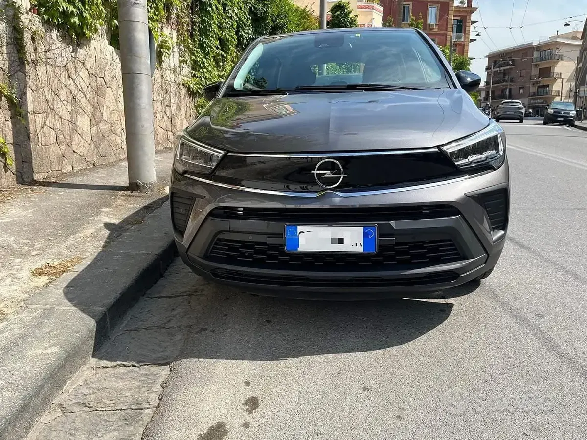 Usata Opel Crossland 110 CV (80 kW) 2024 Grigio SUV