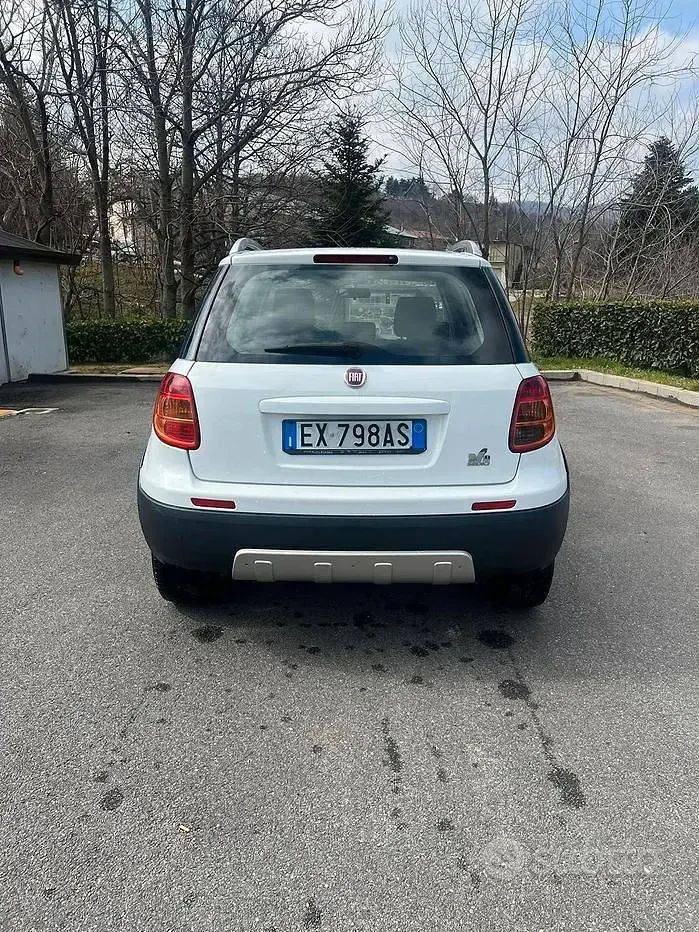 Usata Fiat Sedici 135 CV (99 kW) 2014 Bianco SUV