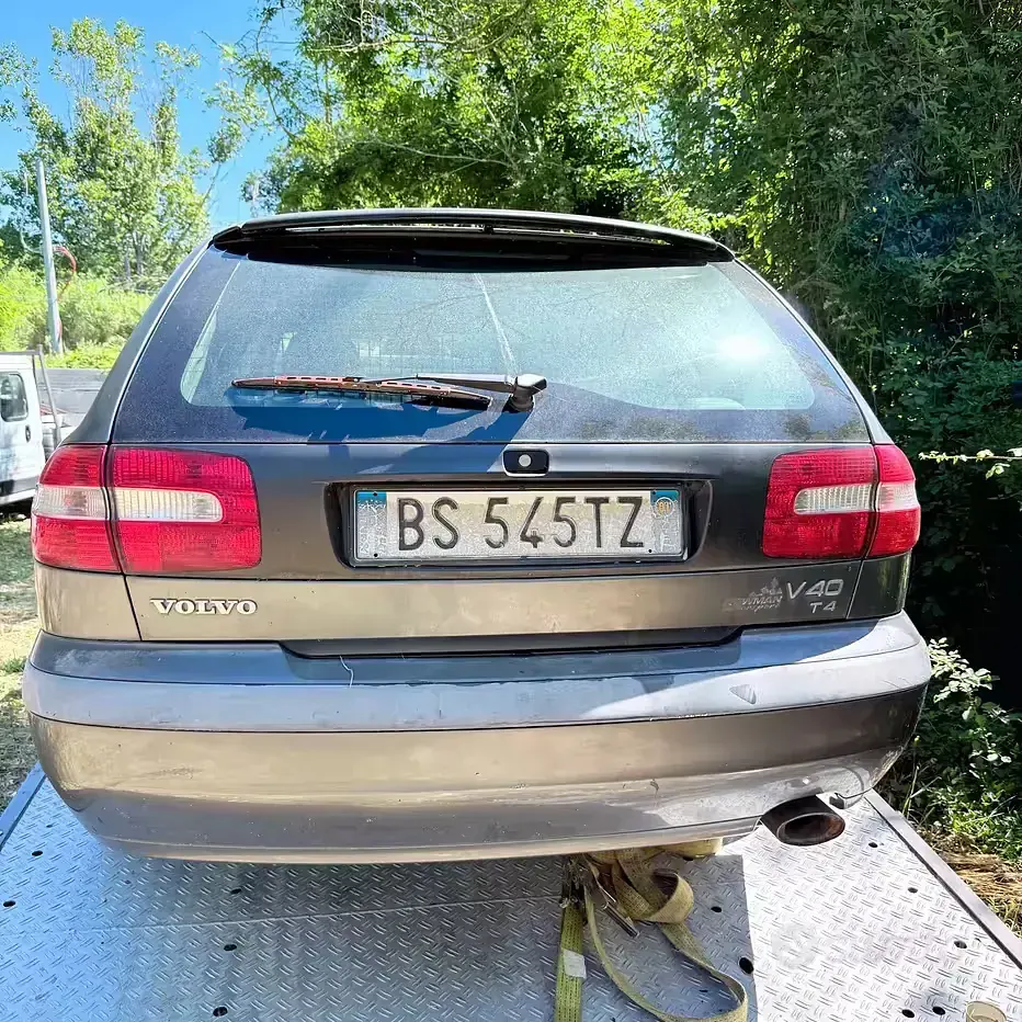 Usata Volvo V40 200 CV (147 kW) 2001 Nero Station wagon