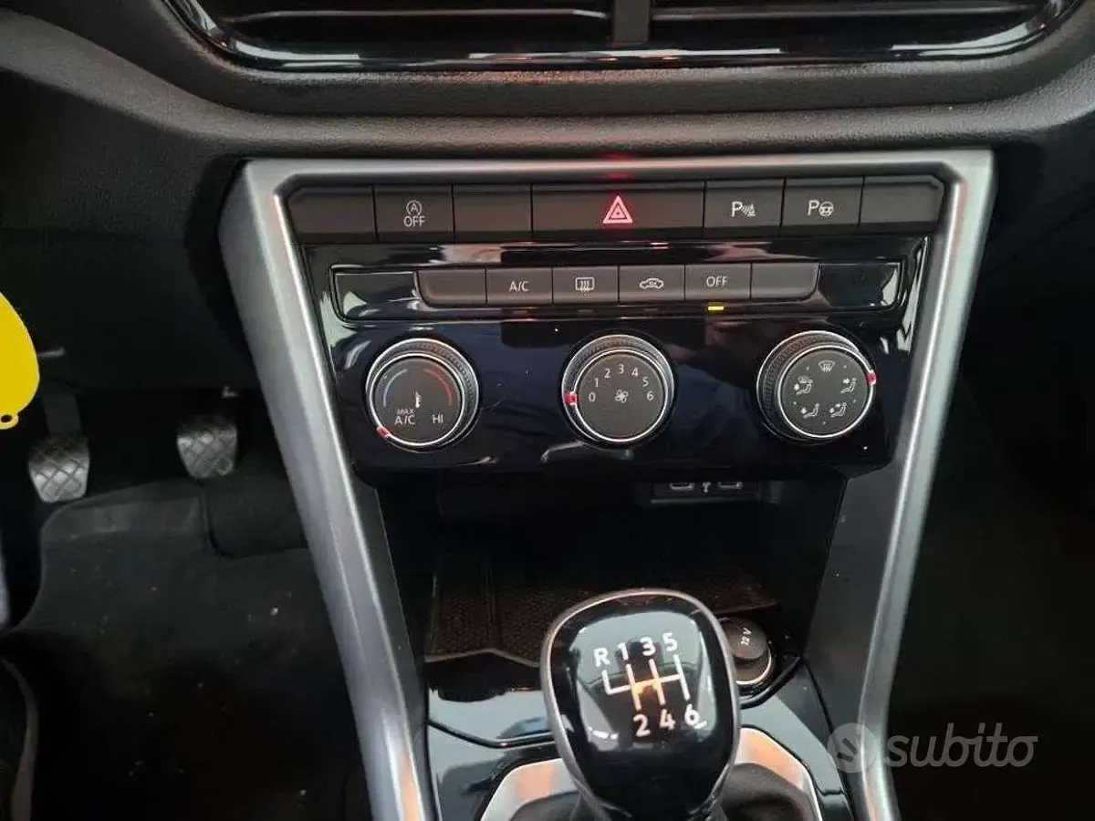 Usata VW T-Roc Life 110 CV (80 kW) 2023 Grigio SUV