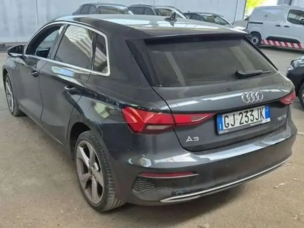 Usata Audi A3 Advanced 116 CV (85 kW) 2022 Grigio Berlina