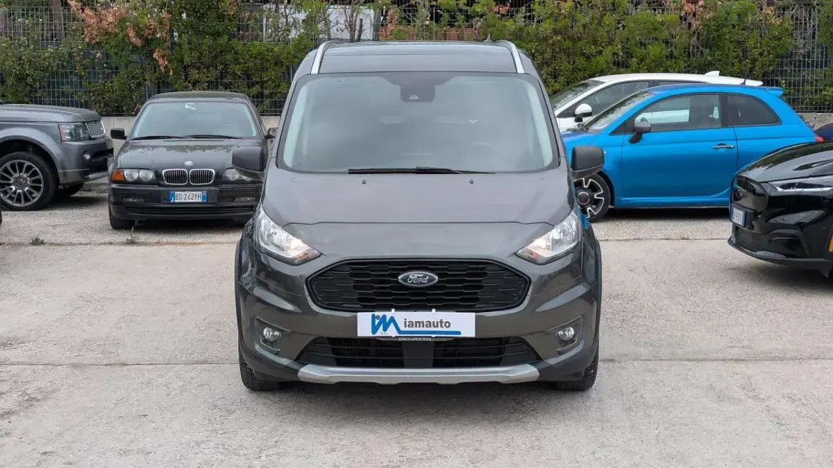 Usata Ford Tourneo 120 CV (88 kW) 2022 Grigio Furgone