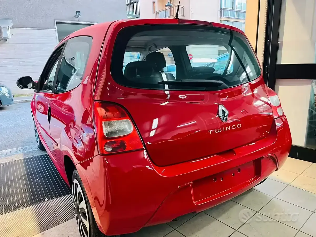 Gebraucht Renault Twingo 58 PS (42 kW) 2010 Rot Kleinwagen