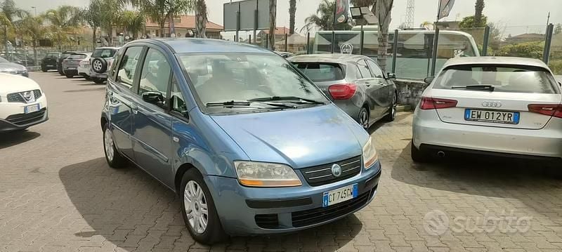 Usata Fiat Idea Dynamic 100 CV (73 kW) 2005 Grigio Monovolume
