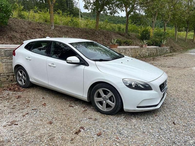 Usata Volvo V40 114 CV (83 kW) 2014 Bianco Station wagon