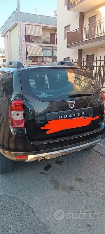 Usata Dacia Duster Lauréate 105 CV (77 kW) 2015 Nero SUV