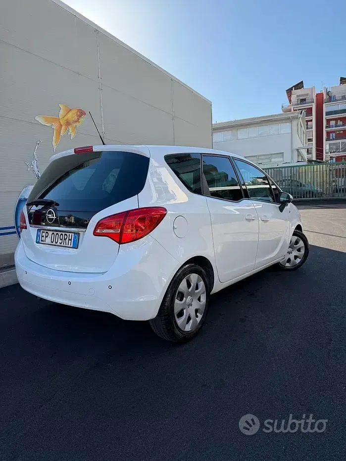 Usata Opel Meriva 120 CV (88 kW) 2013 Bianco Monovolume