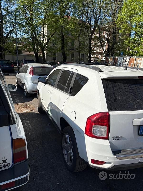 Usata Jeep Compass 136 CV (100 kW) 2011 Bianco SUV