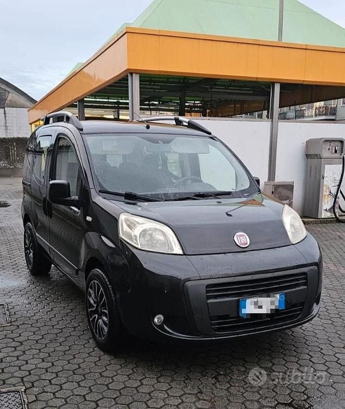 Nero Usata 2012 Fiat Qubo Trekking Monovolume | 4999 € (Buon prezzo) - Immagine 1/4