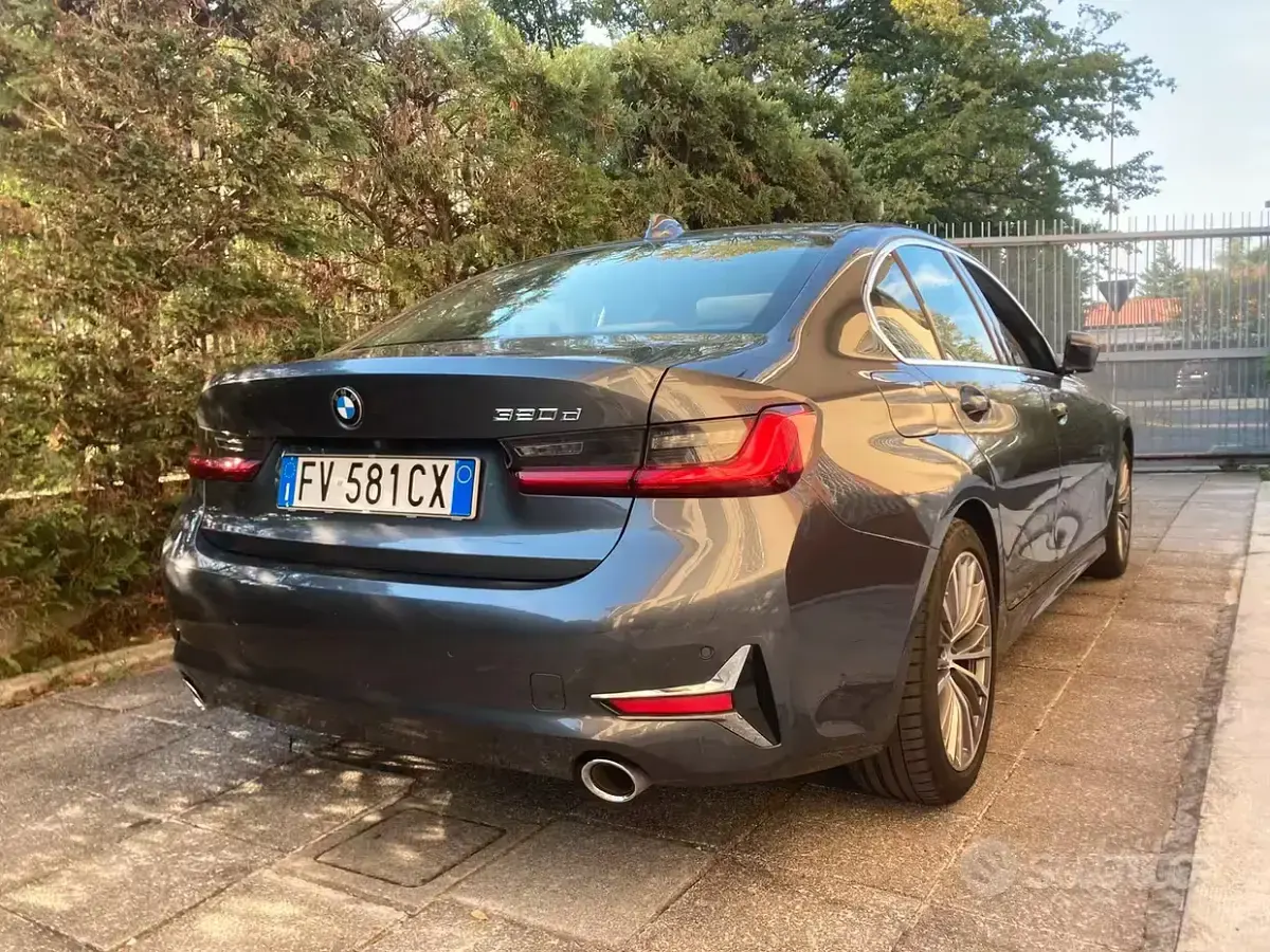 Usata BMW 320 Luxury Line 190 CV (139 kW) 2019 Grigio Berlina
