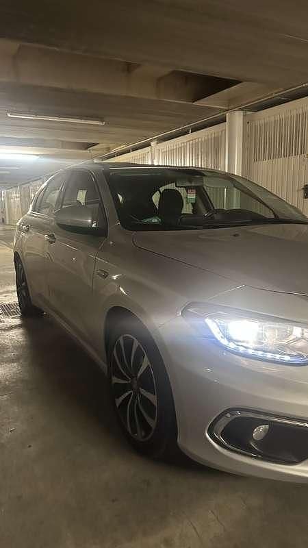 Usata Fiat Tipo Lounge 95 CV (69 kW) 2017 Argento Berlina