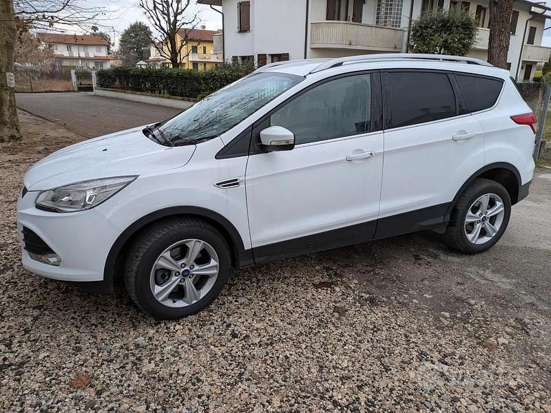 Usata Ford Kuga 150 CV (110 kW) 2016 Bianco SUV