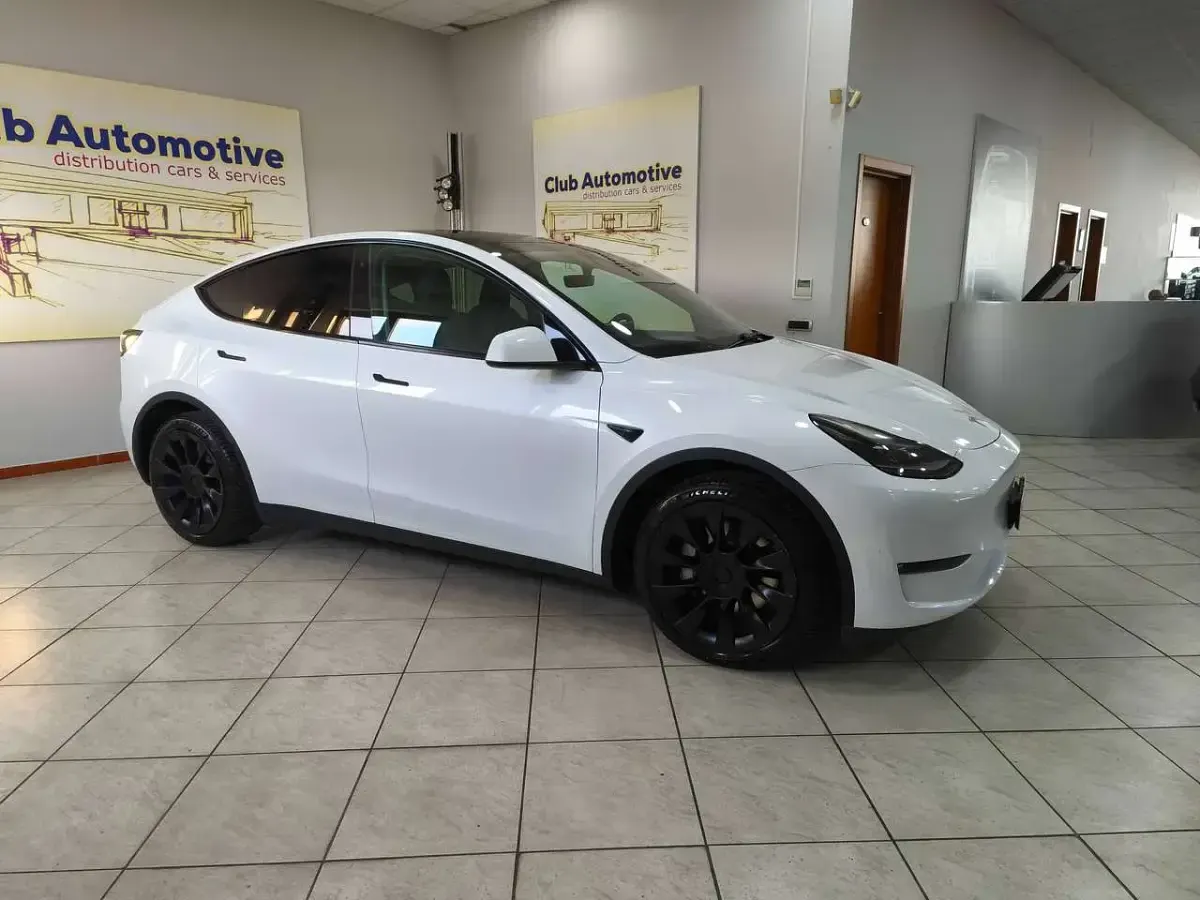 Usata Tesla Model Y 152 kW (208 CV) 2022 Bianco SUV