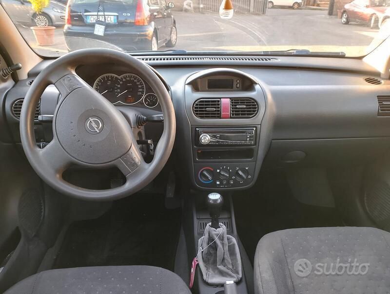 Usata Opel Corsa 75 CV (55 kW) 2003 Grigio Berlina