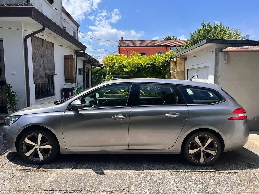 Usata Peugeot 308 SW Active 120 CV (88 kW) 2015 Grigio Station wagon