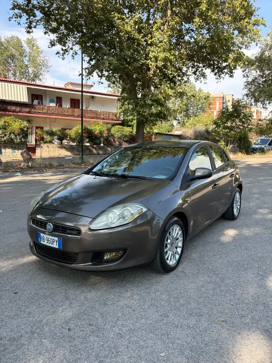 Usata Fiat Bravo Emotion 119 CV (87 kW) 2007 Beige Utilitaria