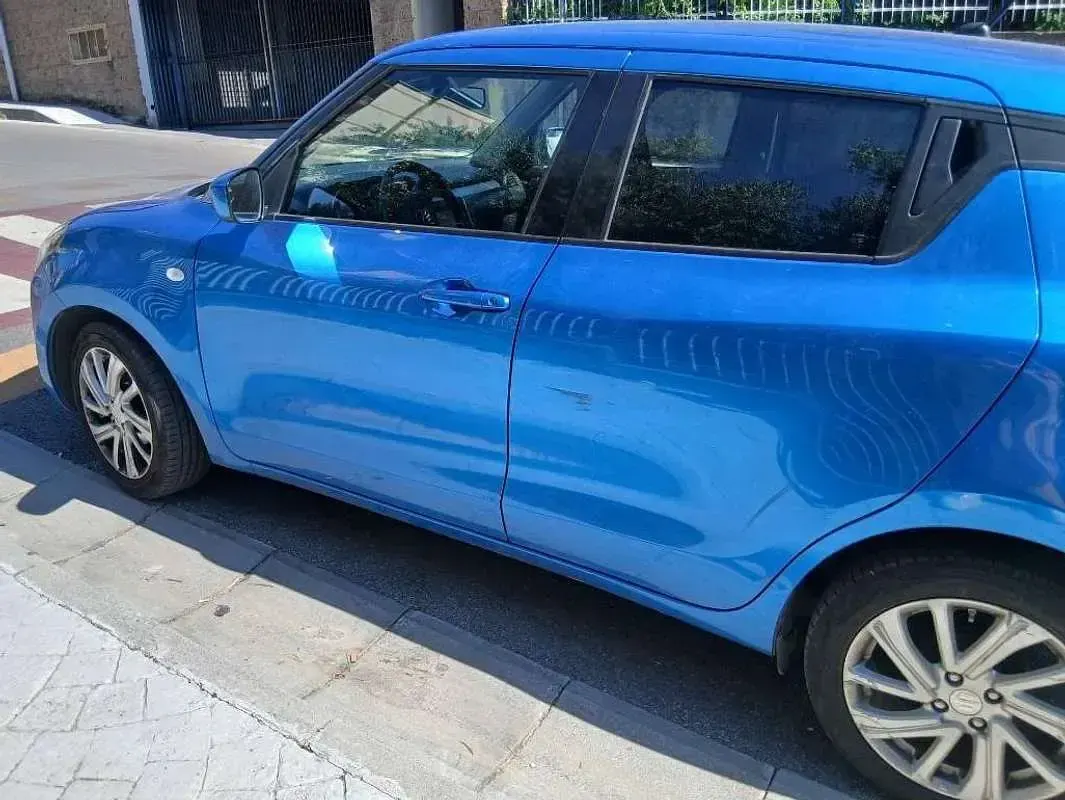 Usata Suzuki Swift Cool 83 CV (61 kW) 2021 Blu/azzurro Utilitaria