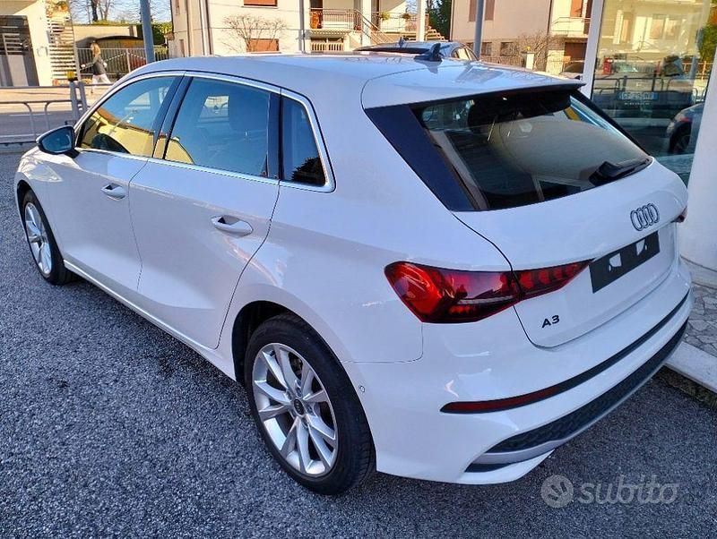 Usata Audi A3 Advanced 116 CV (85 kW) 2024 Bianco pastello Berlina